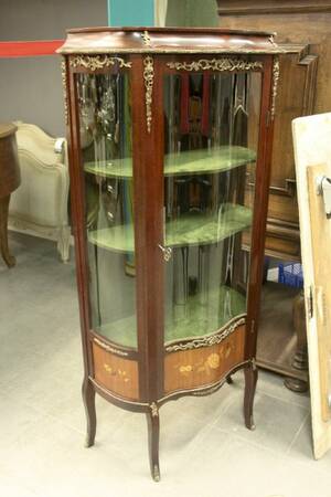 Vitrinskåp, längd 69