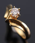 Solitaire ring i 14 kt guld ca. 0.70 ct. Denne vare er sat til omsalg under nyt varenummer 4802033