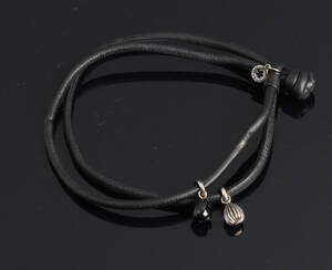 Ole Lynggaard. Sweet Drop, armbånd samt to charms, sterling sølv 3