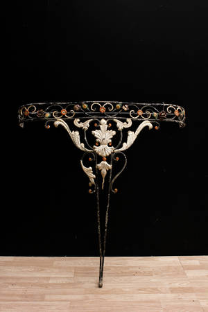 Konsolbord, smidesjärn, Sydeuropa. 1900-talets första del.