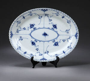 Royal Copenhagen. Musselmalet helblonde, fad nr. 1148  Denne vare er sat til omsalg under nyt varenummer 4899451