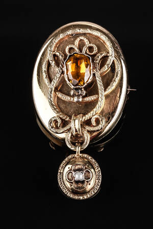 Broche af guld 18001900