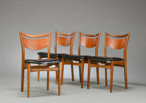 Møbelproducent. Fire stole af teak og egetræ, læder 4