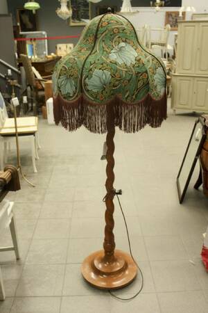 Golvlampa, trä