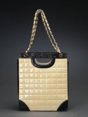 Chanel, skuldertaske af laklæder