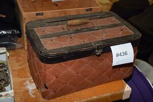 Spånkorg med lock samt syskrin