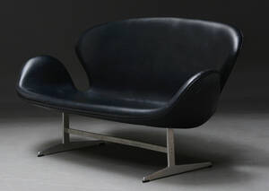 Arne Jacobsen. Sofa Svanen model 3321