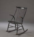  Illum Wikkelsø. Gyngestol af sortlakeret træ