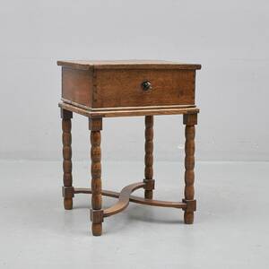 Kista, på benställning