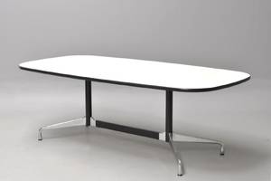 Charles  Ray Eames. Ovalt bord Segmented table