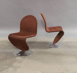 Verner Panton. Par lænestole, system 1-2-3 2