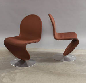 Verner Panton. Par lænestole, system 1-2-3 2