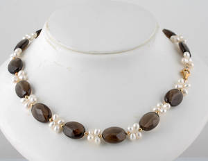 Smokey quartz  fresh water pearl neklace