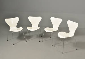 Arne Jacobsen  Sæt på fire stole model 3107, hvide 4