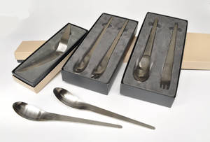 Arne Jacobsen, AJ serveringsbestik fra Georg Jensen8