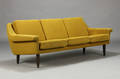 Dansk møbelproducent. Tre-pers. sofa