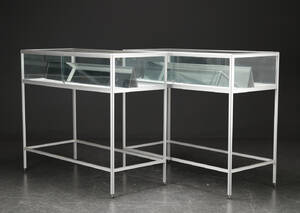 Par butiksmontre af metal og glas 2