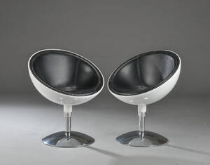 Møbelproducent. To lænestole af glasfiber 2