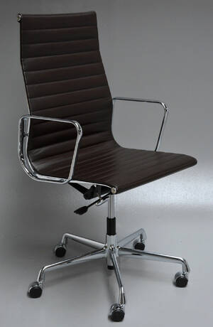 Charles Eames. Kontorstol, model EA-119 i læder 