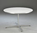 Arne Jacobsen. Cirkulært sofabord.  Denne vare er sat til omsalg under nyt varenummer 4288033