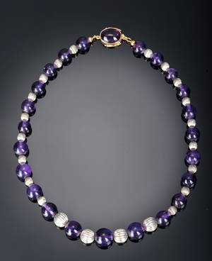 Ametystkæde med guldlås