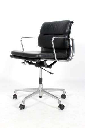 Charles Eames. Soft Pad kontorstol, Model EA-217