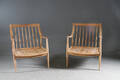 Ett par moderna fåtöljer i teak 2