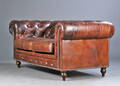 Chesterfield sofa, to-pers. fritstående