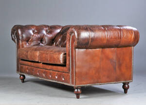 Chesterfield sofa, to-pers. fritstående