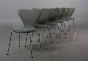 Arne Jacobsen 1901-1971. Sæt på seks stole, model 3107, Syveren. 6