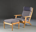 Hans J. Wegner. Lænestol og skammel, model GE-290 2