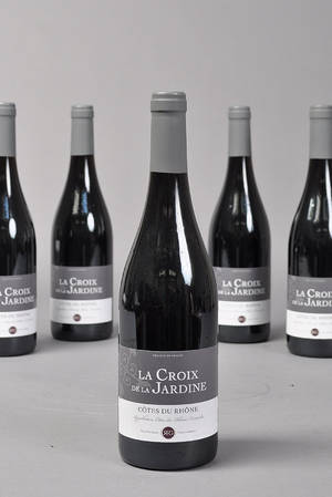 48 fl. Côte du Rhône, 2009 La Croix de la Jardine.  488
