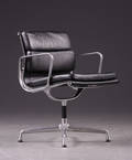 Charles Eames 1907-1978. Soft Pad Alu Chair, Model EA 208