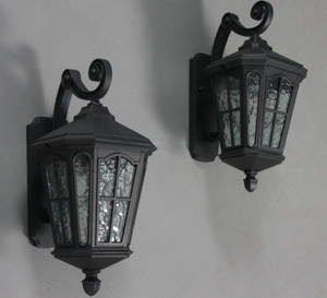 Par udendørs væglanterner, sorte. 2