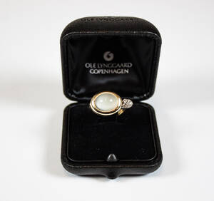 Ole Lynggaard, Ring med månsten och diamanter ca 0,15 ct, 18K, Emeli
