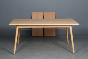 Poul M. Volther. Spisebord model C35B. Lakeret bøg. 3