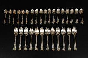 teskedar i silver, vikt ca 416 g
