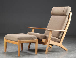 Hans J. Wegner. Højrygget lænestol med skammel, model GE 290A 2  Denne vare er sat til omsalg under nyt varenummer 4676625