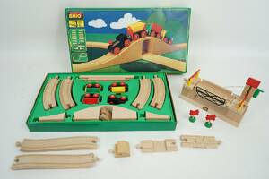 Brio, järnvägsset samt tågbro med tillbehör