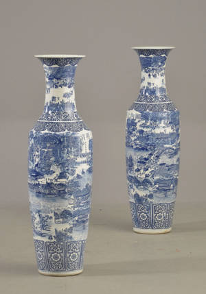 Par kinesiske kolossalvaser i blådekoreret porcelæn, 1900-tallet 2