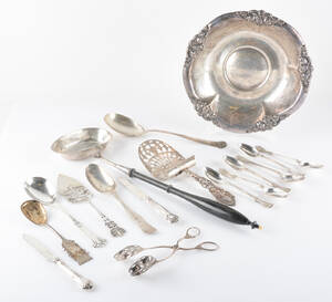Samling silver. Totalvikt ca 800 gram 17