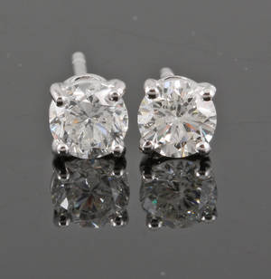 Earrings in 18k set with brilliant cut damonds 0.90 ct