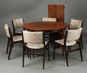 Dansk møbelproducent. Spisebord samt stole 7