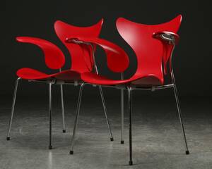 Arne Jacobsen. Par armstole Mågen Liljen, model 3208 2