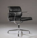 Charles Eames. Soft Pad armstol, Model EA-207 Denne vare er sat til omsalg under nyt varenummer 4220228