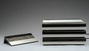 Bang Olufsen. Beosystem 5500 anlæg 4 Denne vare er sat til omsalg under nyt varenummer 4678215