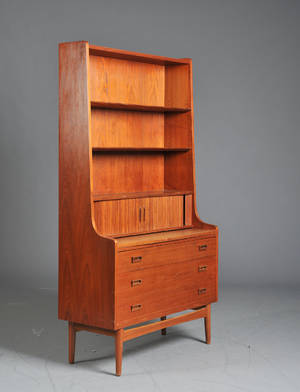 Dansk Møbelproducent. Reol med sekretær i teak