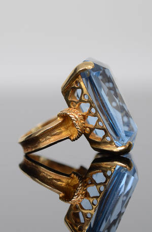 Cocktail 14kt  med syntetisk spinel