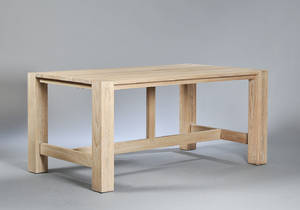 Spisebord i massivt træ