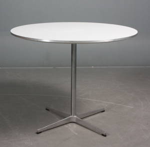 Arne Jacobsen 1902-1971. Rundt cafébord.